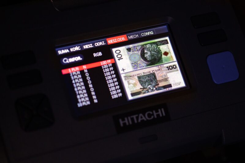 Wartościowy sorter banknotów Hitachi IH110 display